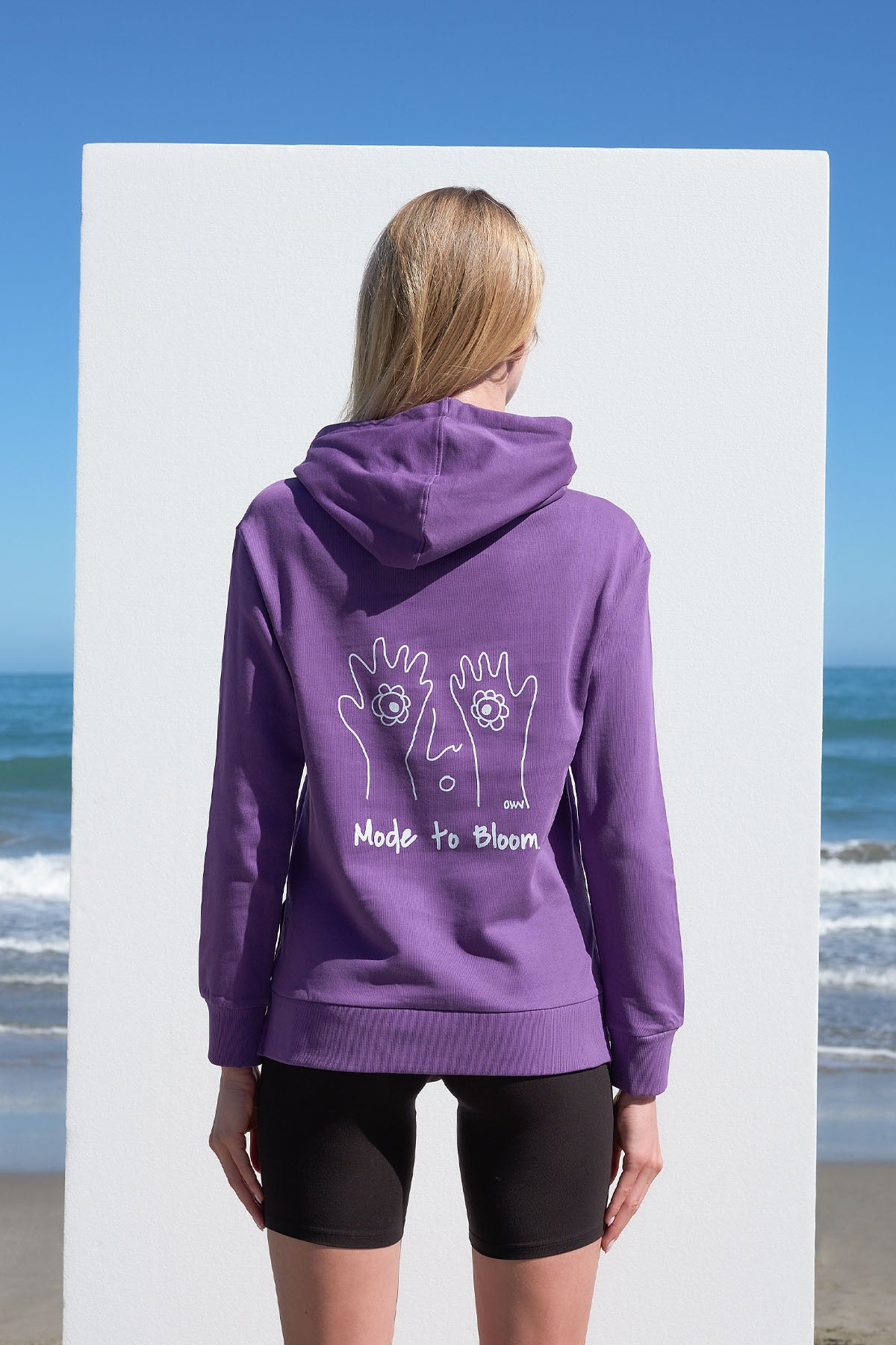 Printed hoodie with side slits