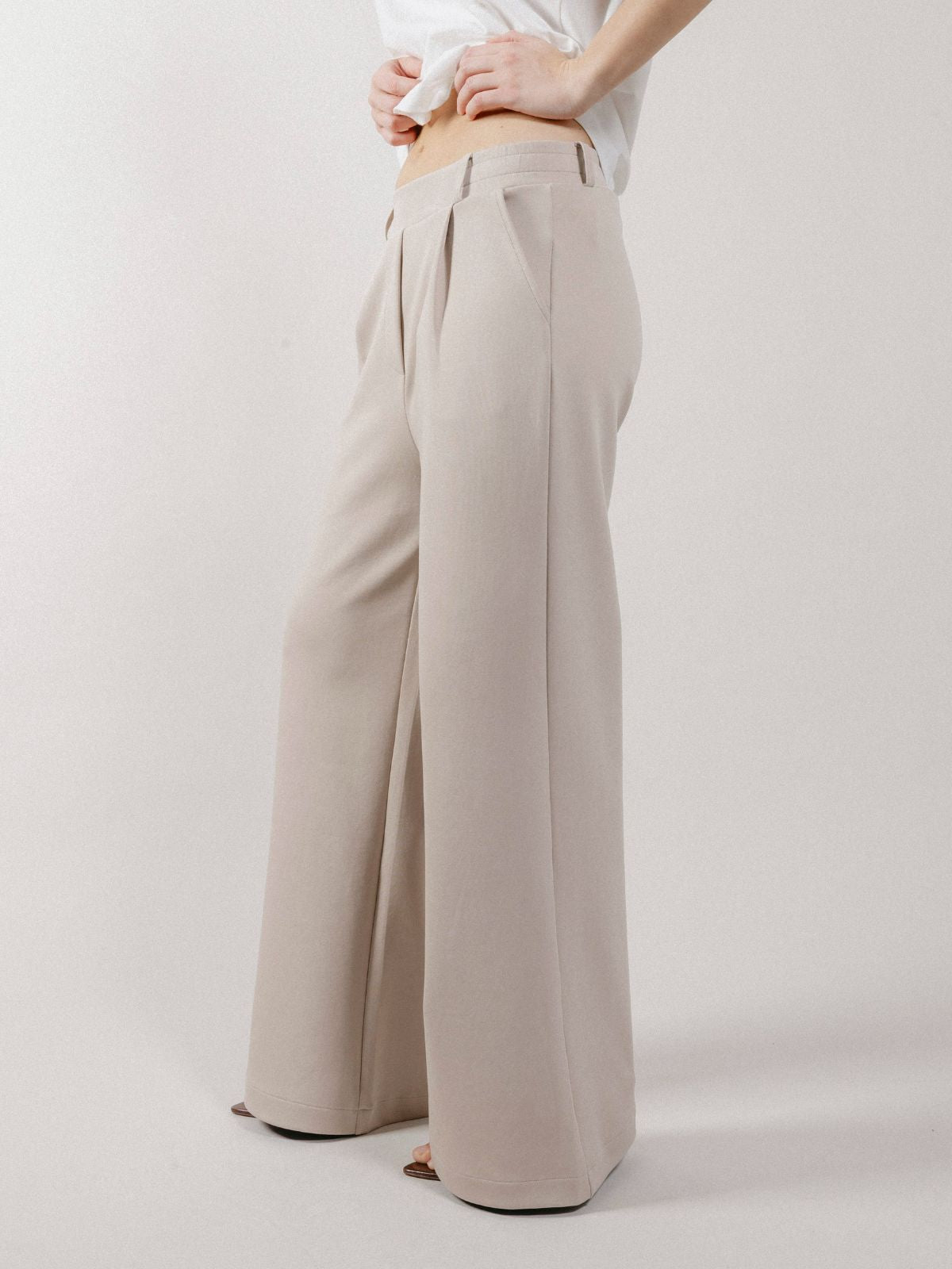 Pantalone Palazzo Loose Fit in Interlock Beige