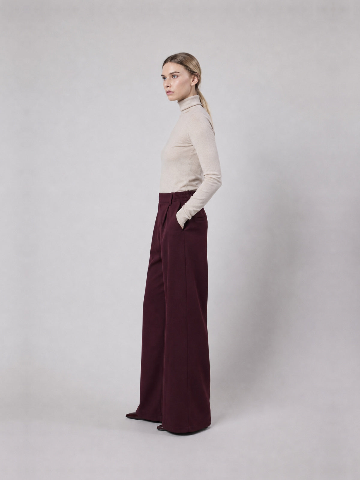 Pantalone Palazzo Loose Fit in Interlock Burgundy