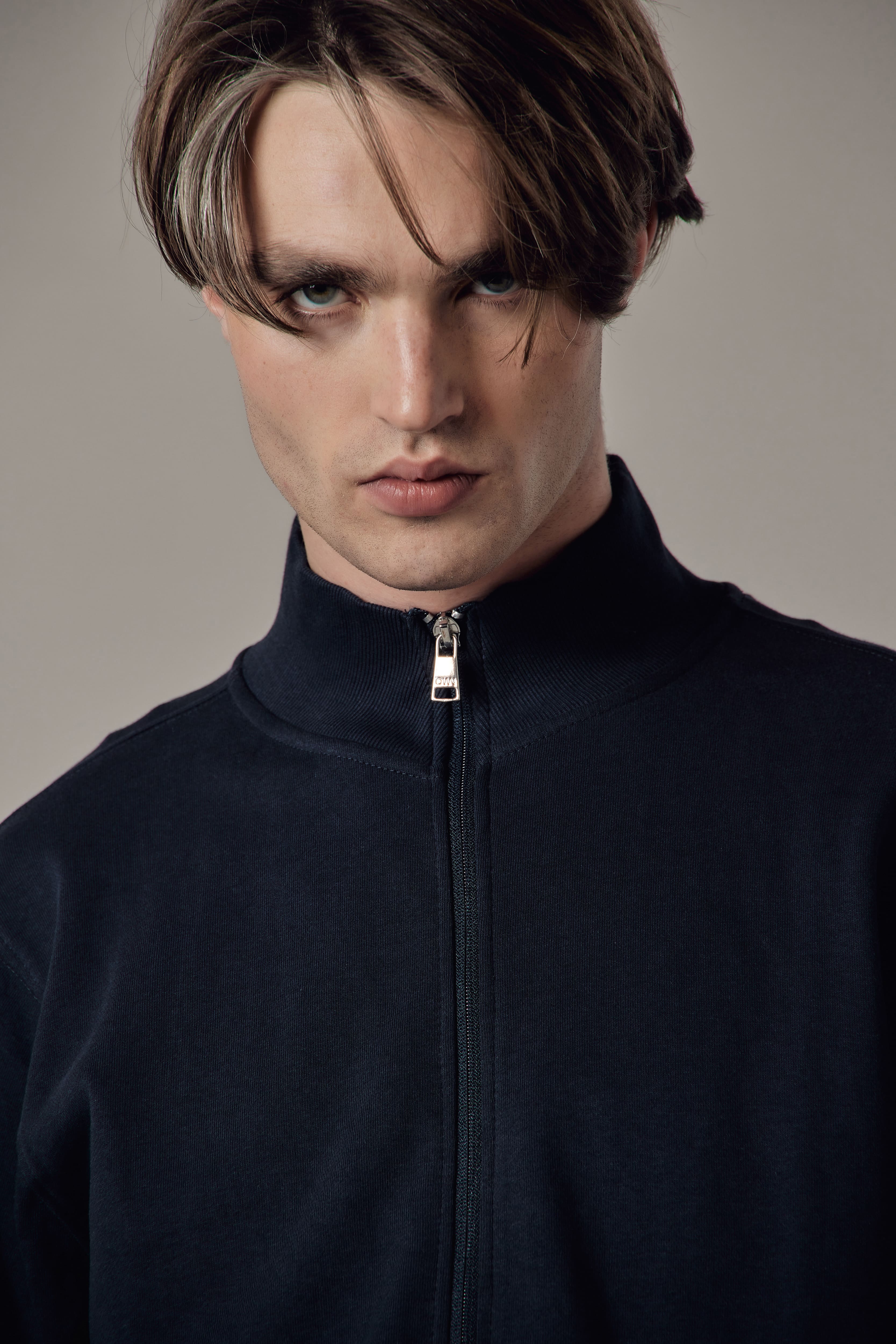 Felpa con Zip Nero