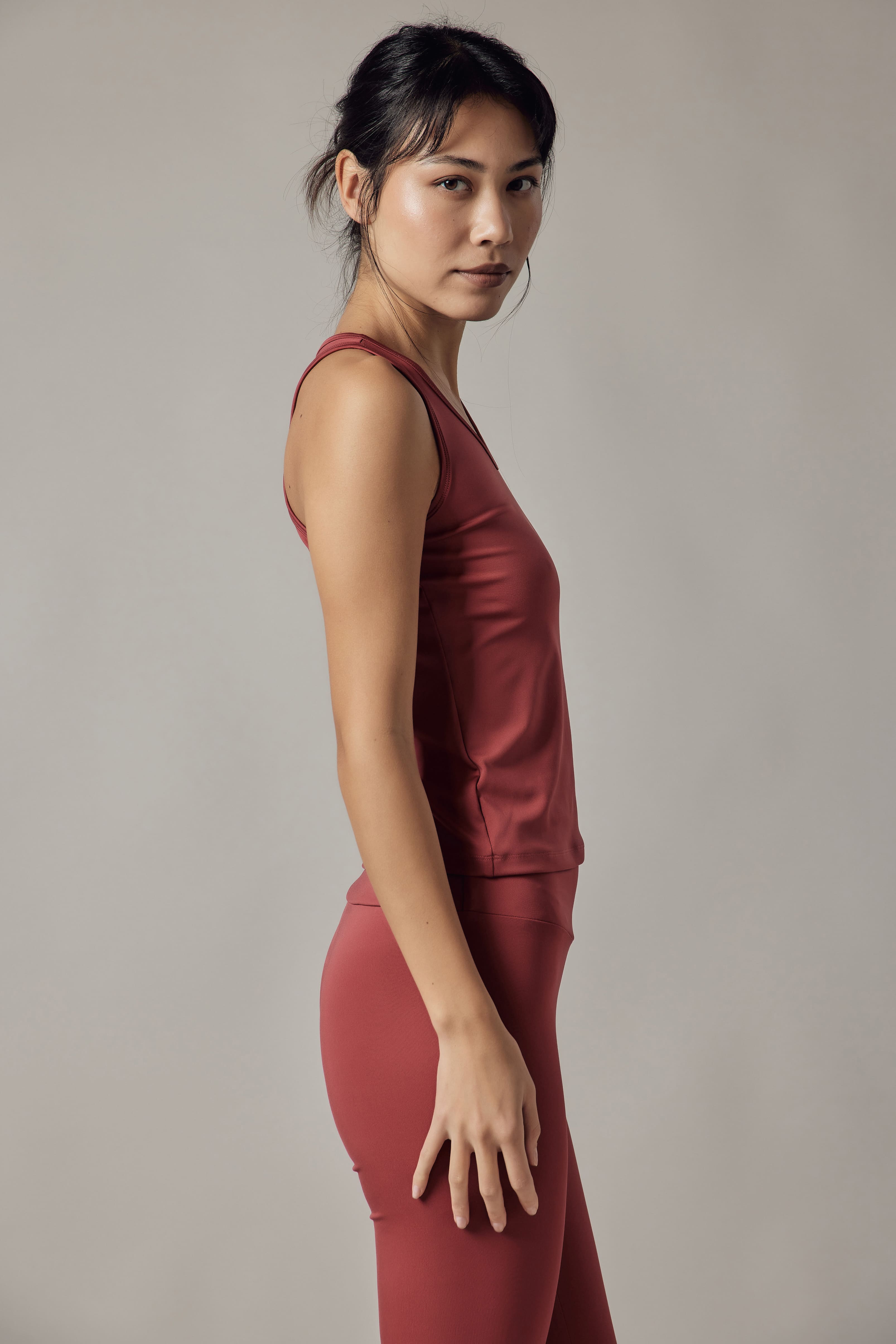 Set Technical Leggings + Pomegranate Sports Tank Top
