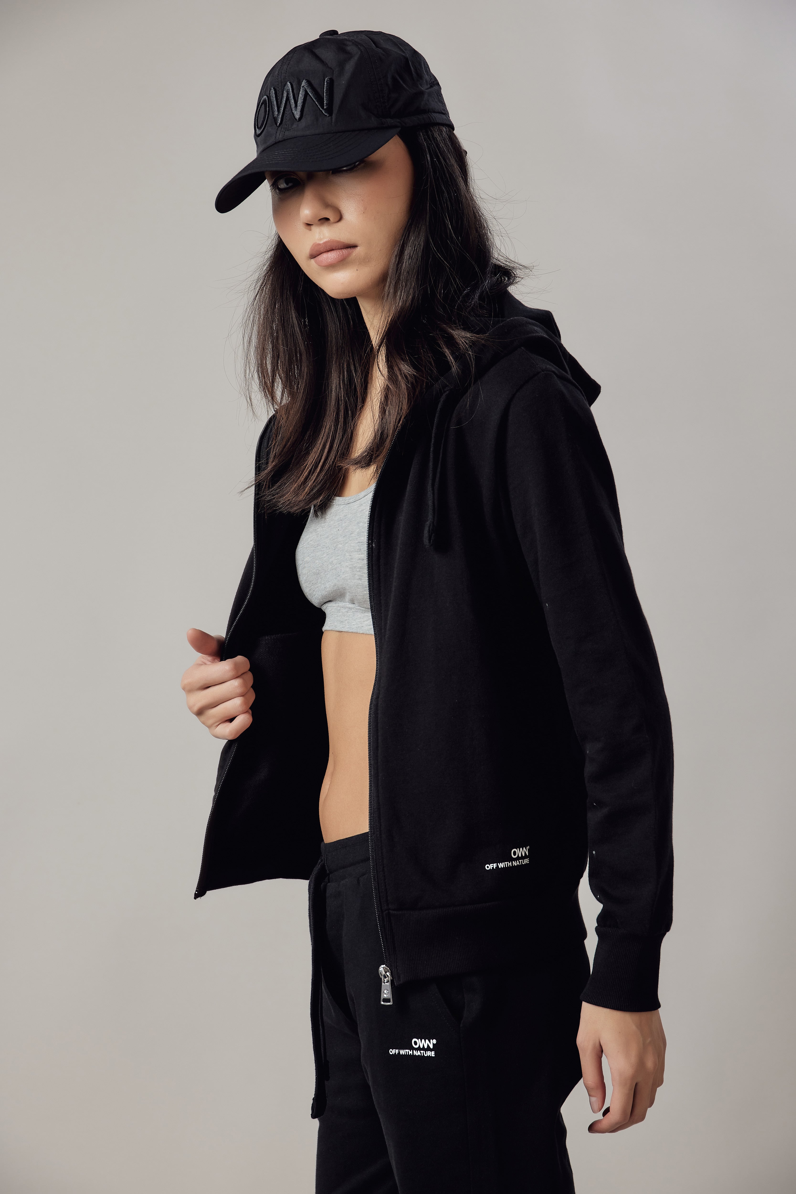 Felpa con Cappuccio e Zip Nero