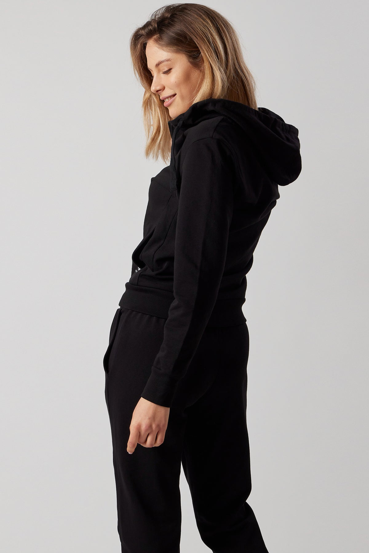 Set Felpa con Cappuccio e Zip + Joggers Nero